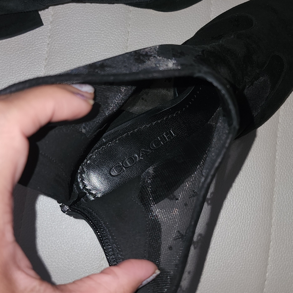 Boots - Picture 2 of 9
